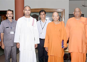 Sahyadri was graced by the presence of Swami Divyanandaji in the Campus