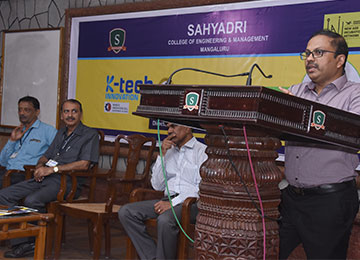 Girish R, Director of ITBT, Govt. of Karnataka visits Sahyadri 