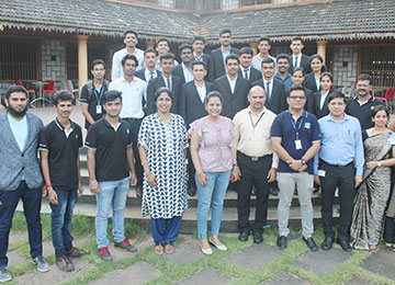  Seventeen MBAs Recruited by KPMG-GDC
