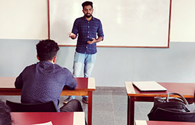 Co-Founder of TRAVAS India, an Alumnus of MBA interacts with the students