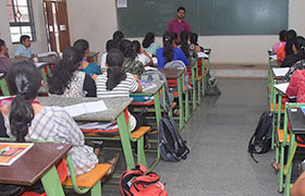 Alumnus of Electronics & Communication Engineering interacts with students