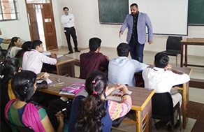 MBA Alumnus interacts with the first year students