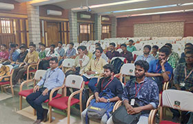Guest interacts with Mechanical Engineering students
