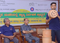 Sahyadri organizes Pot Compost Demonstration for teaching and non-teaching faculty