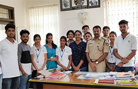MBAs meet Hanumantharaya IPS, DCP (Law & Order) for information on Recruitment in Indian Army