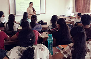 Industry Expert interacts with MBA-HR students 