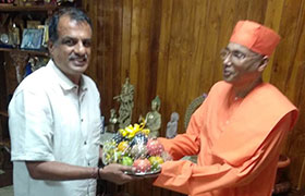 Swami Sumanasananda visits Sahyadri campus 