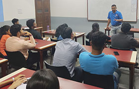 Jio Centre Manager, Mangaluru, conducts a session for MBAs  