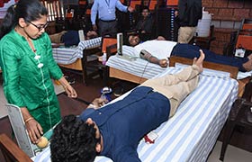 Sahyadri College Organizes Blood Donation Camp in commemoration of Rastriya Ekta Diwas
