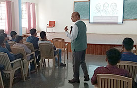 Distinguished Professor of AICTE-INAE interacts with students & faculty of Mechanical Engineering 