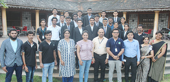 Seventeen MBAs Recruited by KPMG-GDC